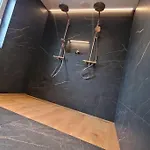 Maison T *